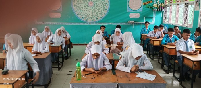 Hari Kedua ASAS Ganjil MAN 1 Bungo Berjalan Tertib