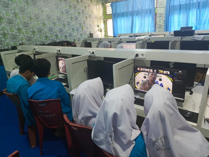 Siswa MAN 1 Bungo Belajar Membuat Website dengan Google Sites