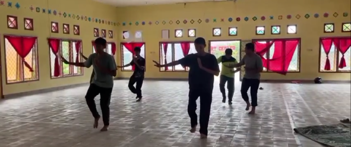 Pramuka MAN 1 Bungo Gencarkan Latihan Tari Jelang Temu Lomba Penegak Pandega 2025