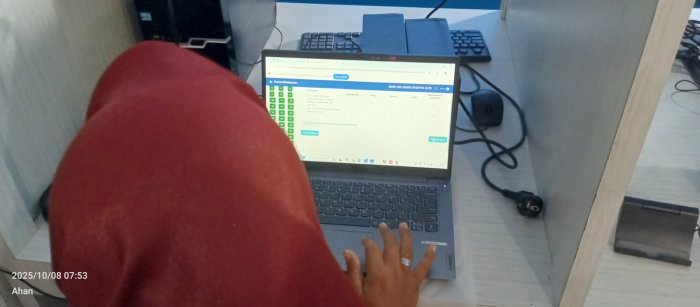 Guru MAN 1 Bungo Manfaatkan Jam Kosong untuk Sulingjar