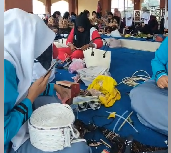 MAN 1 Bungo Ikuti Lomba Tas Batik HUT Kabupaten Bungo