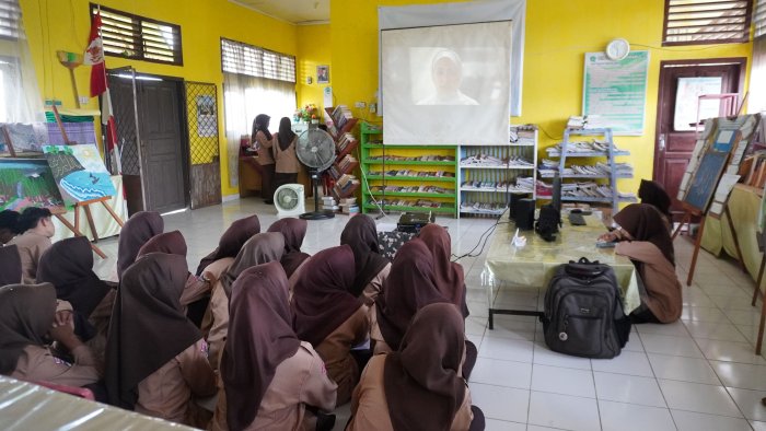 OSIM MAN 1 Bungo Gelar Resensi Film Inspiratif Ramadan