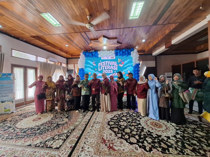 Ibu Surmawati Wakili MAN 1 Bungo di Festival Literasi