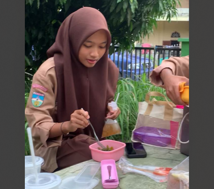 PERANG TERHADAP STYROFOAM CIPTAKAN LINGKUNGAN BERSIH DAN SEHAT 