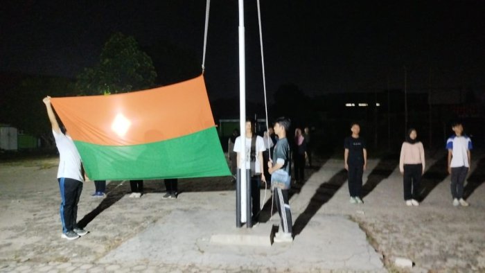 Paskibra MAN 1 Bungo Latihan Hingga Larut Malam Paskibra MAN 1 Bungo Latihan Hingga Larut Malam