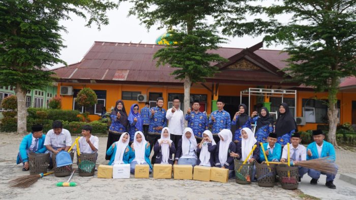 Tim ILC IPA IPS MAN 1 Bungo Raih Juara Dua Cerdas Cermat