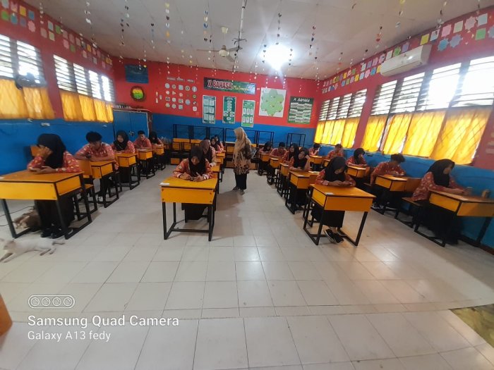 Pengawas Madrasah Tinjau Pelaksanaan UMBK di MAN 1 Bungo