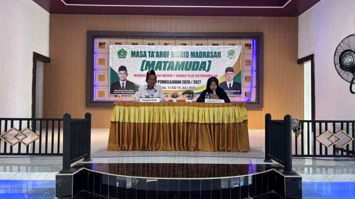 Hari Kedua MATAMUDA, Kepala TU, Waka Sarpras dan Fasilitator TIK Bekali Murid Baru dengan Wawasan Madrasah Modern Hari Kedua MATAMUDA, Kepala TU, Waka Sarpras dan Fasilitator TIK Bekali Murid Baru dengan Wawasan Madrasah Modern