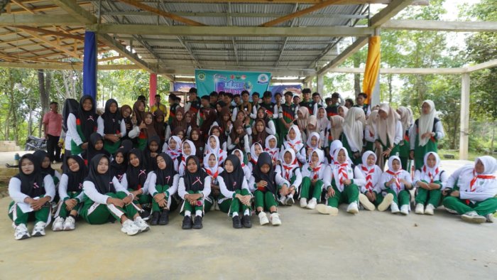 Siswa Kelas XII Bahasa Meriahkan Festival Bulan Bahasa Ke-XI