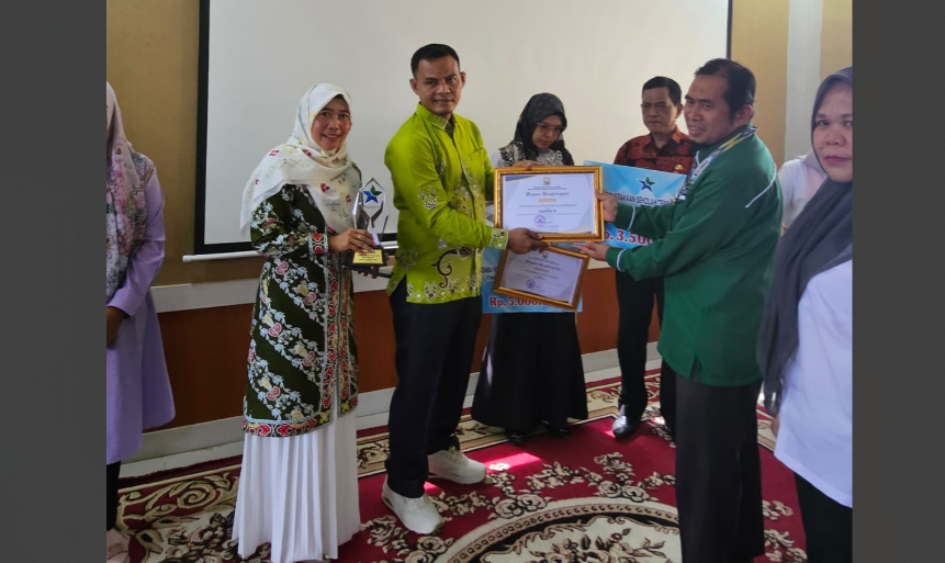 RAIH JUARA 2 MAN 1 BUNGO PLUS KETERAMPILAN PADA LOMBA PERPUSTAKAAN SEKOLAH TINGKATÂ PROVINSIÂ JAMBI
