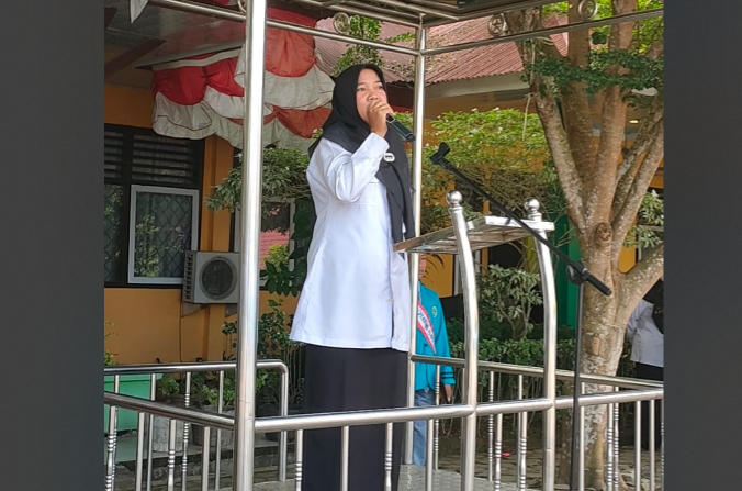 WALAS XI MIPA 1  BERI MOTIVASI  PADA PELAKSANAAN UPACARA BENDERA SENIN MAN 1 BUNGO PLUS KETERAMPILAN