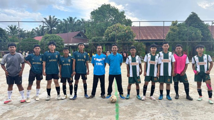 Pertandingan Seru XI IPS 1 vs XI IPA 2 di PORSENI MAN 1 Bungo