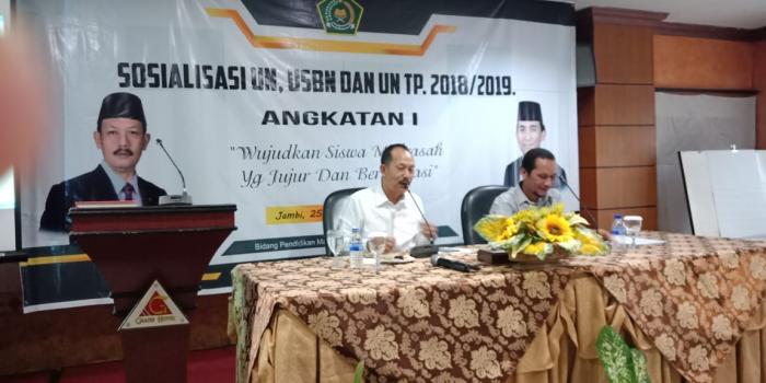 KAMAD MAN 1 BUNGO IKUTI SOSIALISASI UNBK, USBNBK, UAMBNBK DI LINGKUNGAN KANWIL JAMBI TP 2018 / 2019