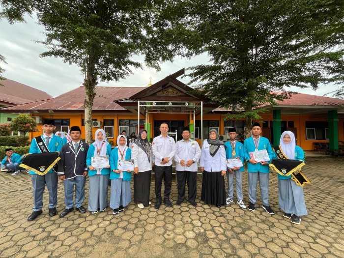 Apresiasi Prestasi Nasional, MAN 1 Bungo Beri Penghargaan kepada Empat Siswa