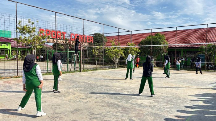 Tim Voli Putri XI IPA 2 Raih Juara Tiga PORSENI MAN 1 Bungo