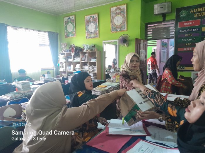 MAN 1 Bungo Galang Bantuan untuk Korban Bencana Aceh, Sumut, Sumbar