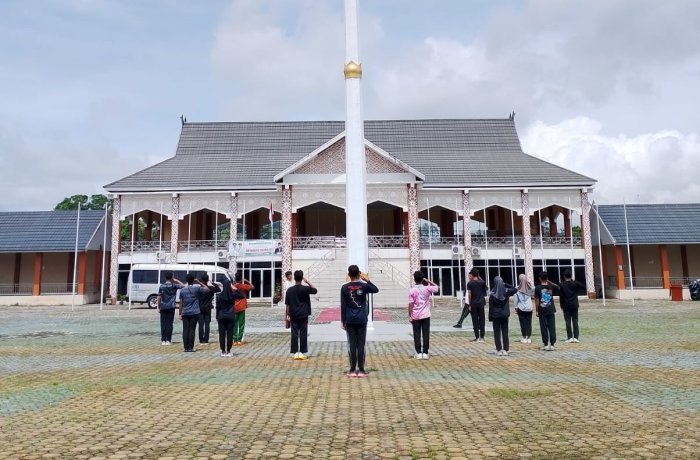 Siswa Paskibraka MAN 1 Bungo Latihan Saat Libur Tahun Baru