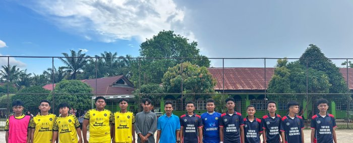 Pertandingan Futsal X IPA 1 vs X IPA 3 di PORSENI MAN 1 Bungo Berlangsung Ketat