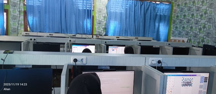 Siswa MAN 1 Bungo Latihan Desain Logo dan Banner