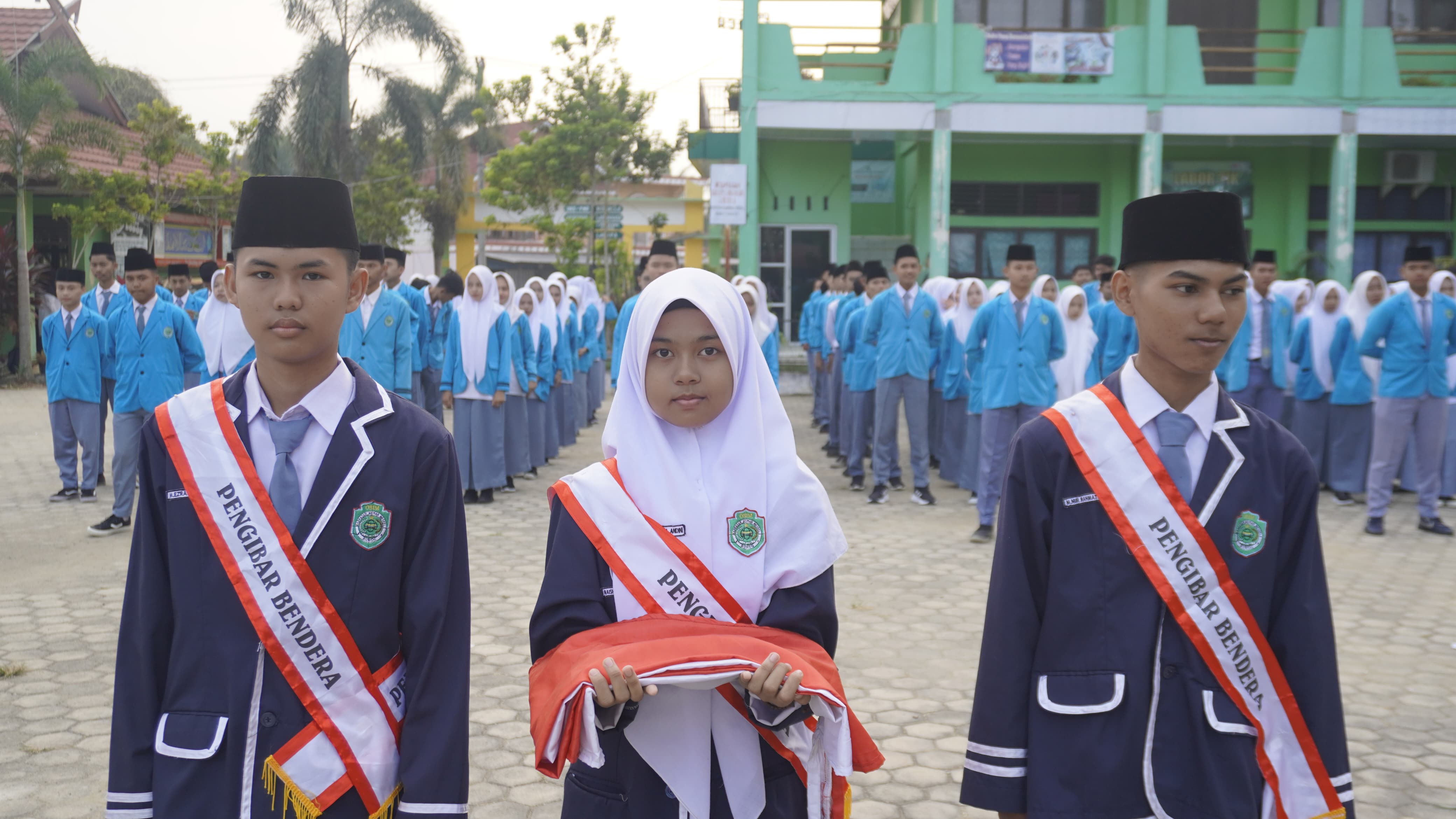 KAUR T.U MAN 1 BUNGO PLUS KETERAMPILAN MENJADI PEMBINA UPACARA BENDERA