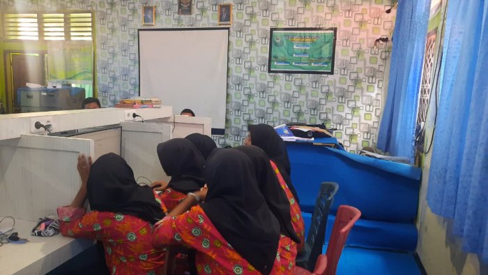 Tim Bedah Data MAN 1 Bungo Laksanakan Bimbingan Intensif Jelang Lomba APBD 2025 Tingkat Regional 1