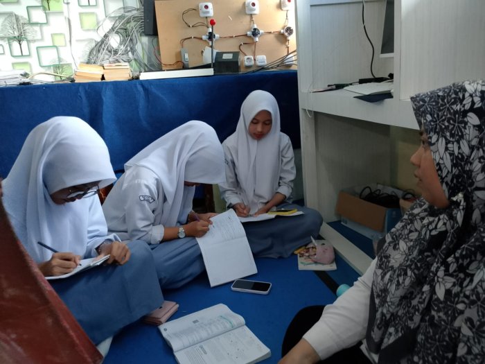 Tiga Siswa MAN 1 Bungo Siap Hadapi Semi Final Olimpiade Sosiologi Tiga Siswa MAN 1 Bungo Siap Hadapi Semi Final Olimpiade Sosiologi