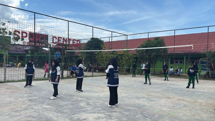 Hari Kedua Porseni XI MAN 1 Bungo Dimeriahkan Laga Voli Putri