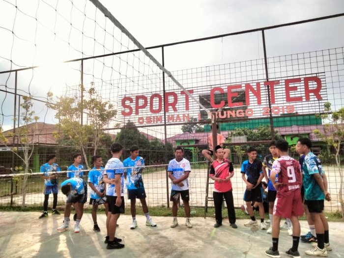 Tim Voli Putra MAN 1 Bungo Gelar Sparing Lawan Porcub Jaya