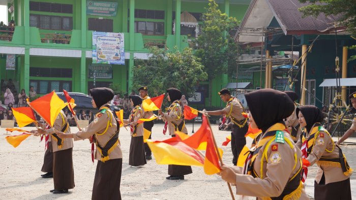 Pramuka MAN 1 Bungo Tampilkan Tari Semaphore Memukau pada HUT Pramuka Ke-65 Pramuka MAN 1 Bungo Tampilkan Tari Semaphore Memukau pada HUT Pramuka Ke-65