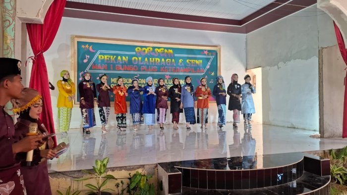 Gadis Kelas Xi Ipa 3 Raih Juara Harapan 3 Lomba Bujang Gadis Porseni Ke-Xi Man 1 Bungo