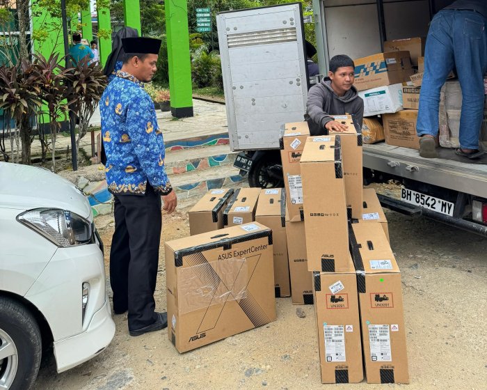 MAN 1 Bungo Terima 20 Komputer untuk Digitalisasi TKA