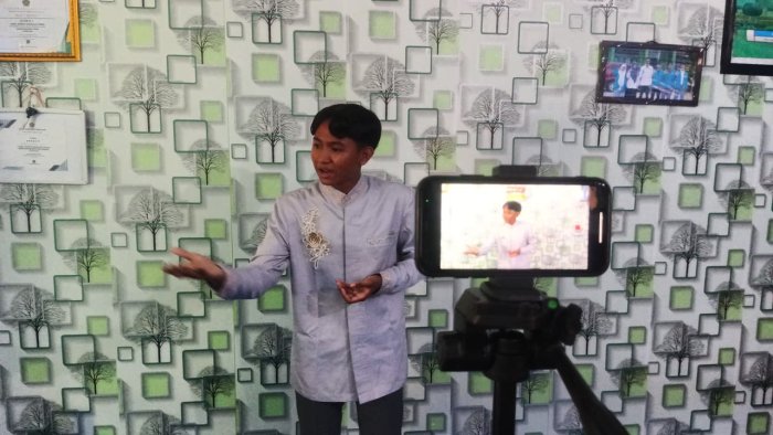 Ahmad Fauzan Siswa MAN 1 Bungo Ikuti Audisi Dangdut Academy 8