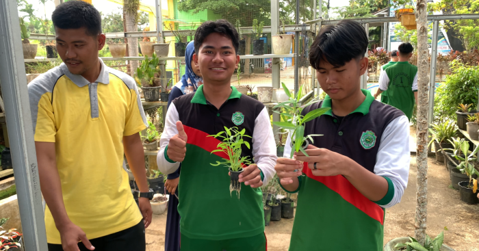 MAN 1 Bungo Kembangkan Pembelajaran Hidroponik Modern