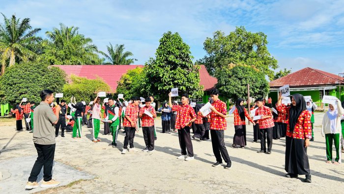 Asah Wawasan Siswa, Lomba Ranking 1 Kelas XI Warnai Class Meeting MAN 1 Bungo Asah Wawasan Siswa, Lomba Ranking 1 Kelas XI Warnai Class Meeting MAN 1 Bungo