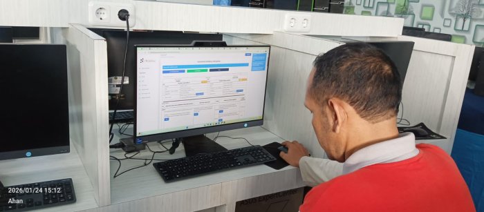 Guru MAN 1 Bungo Selesaikan Pelaporan Absensi dan E-Kinerja Tahun 2025