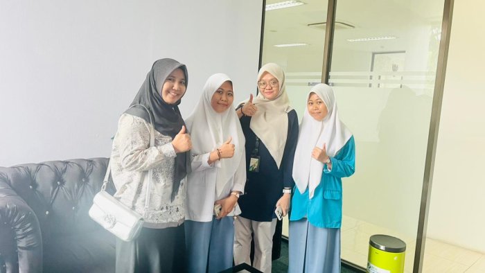 Guru MAN 1 Bungo Pantau PKL Siswa di BPJS Muara Bungo