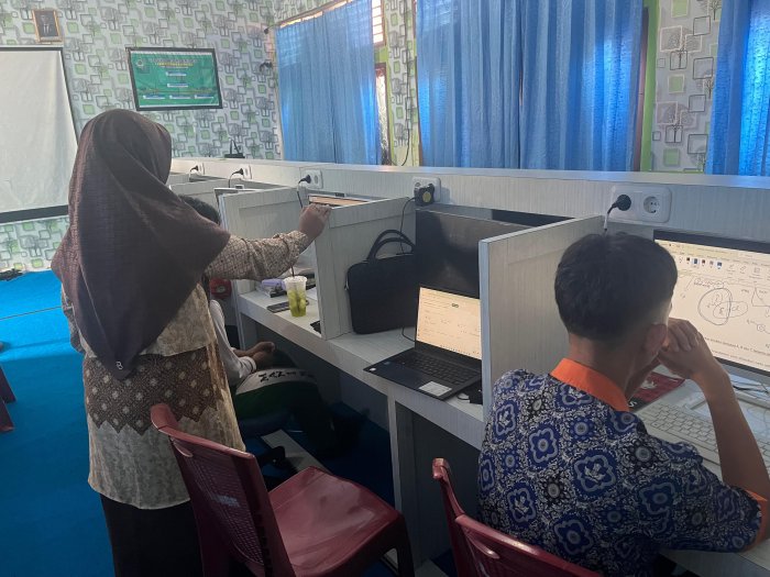 MAN 1 Bungo Gelar Bimbingan Intensif OMI Kimia Nasional