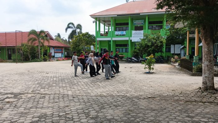 Murid Baru MAN 1 Bungo Latihan Pengibar Bendera Jelang MATAMUDA 2026 Murid Baru MAN 1 Bungo Latihan Pengibar Bendera Jelang MATAMUDA 2026