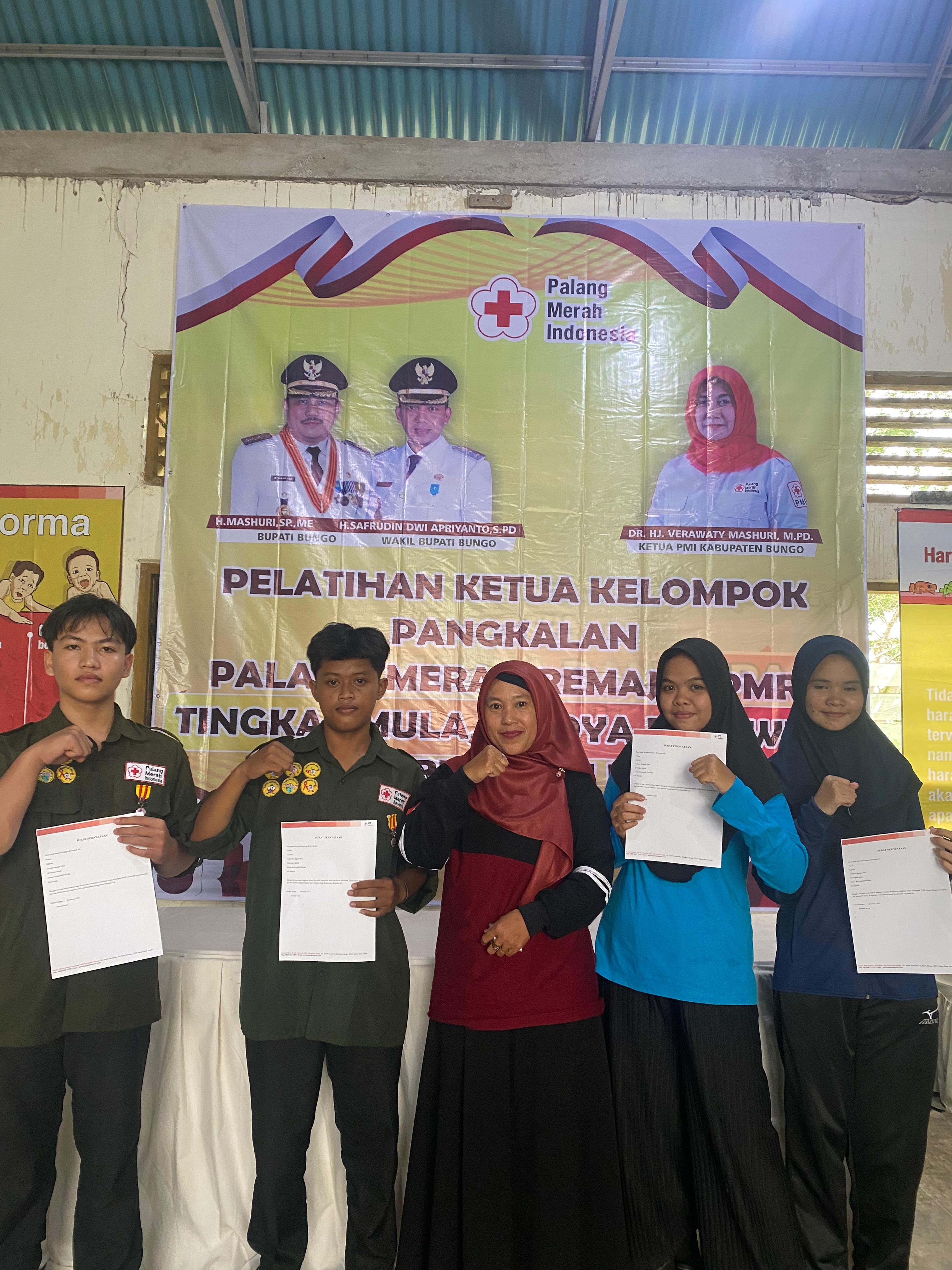 PMR MAN 1 BUNGO PLUS KETERAMPILAN IKUTI PELATIHAN DAN WIRA PMI  KABUPATEN BUNGO