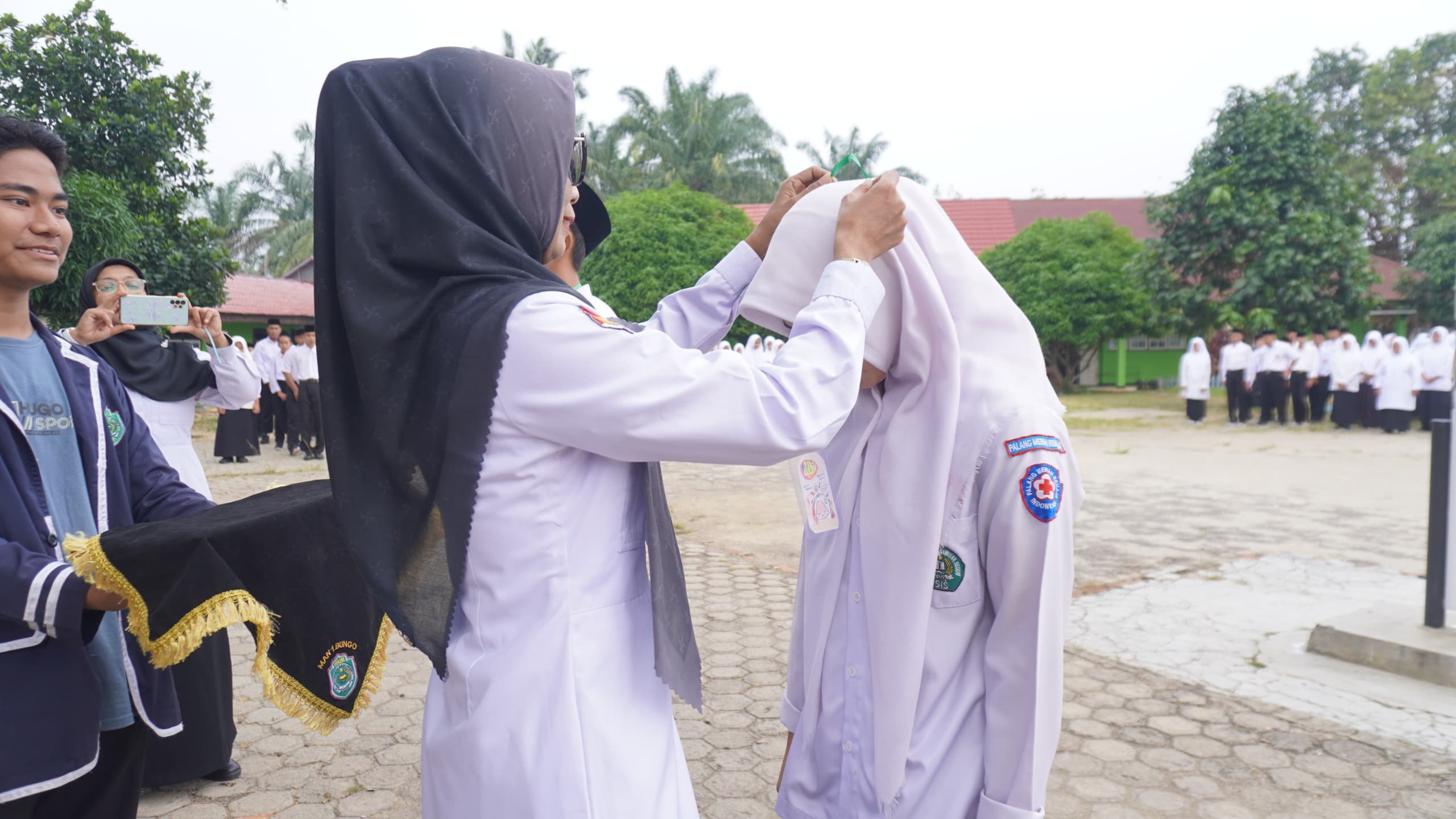 UPACARA HARI SENIN SEJALIGUS  PEMBUKAAN MATSAMA MAN 1 BUNGO TAHUN PEMBELAJARAN 2025-2026 BERJALAN LANCAR