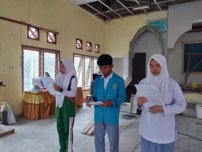 Tiga Siswa MAN 1 Bungo Siap Jadi MC PORSENI 2025