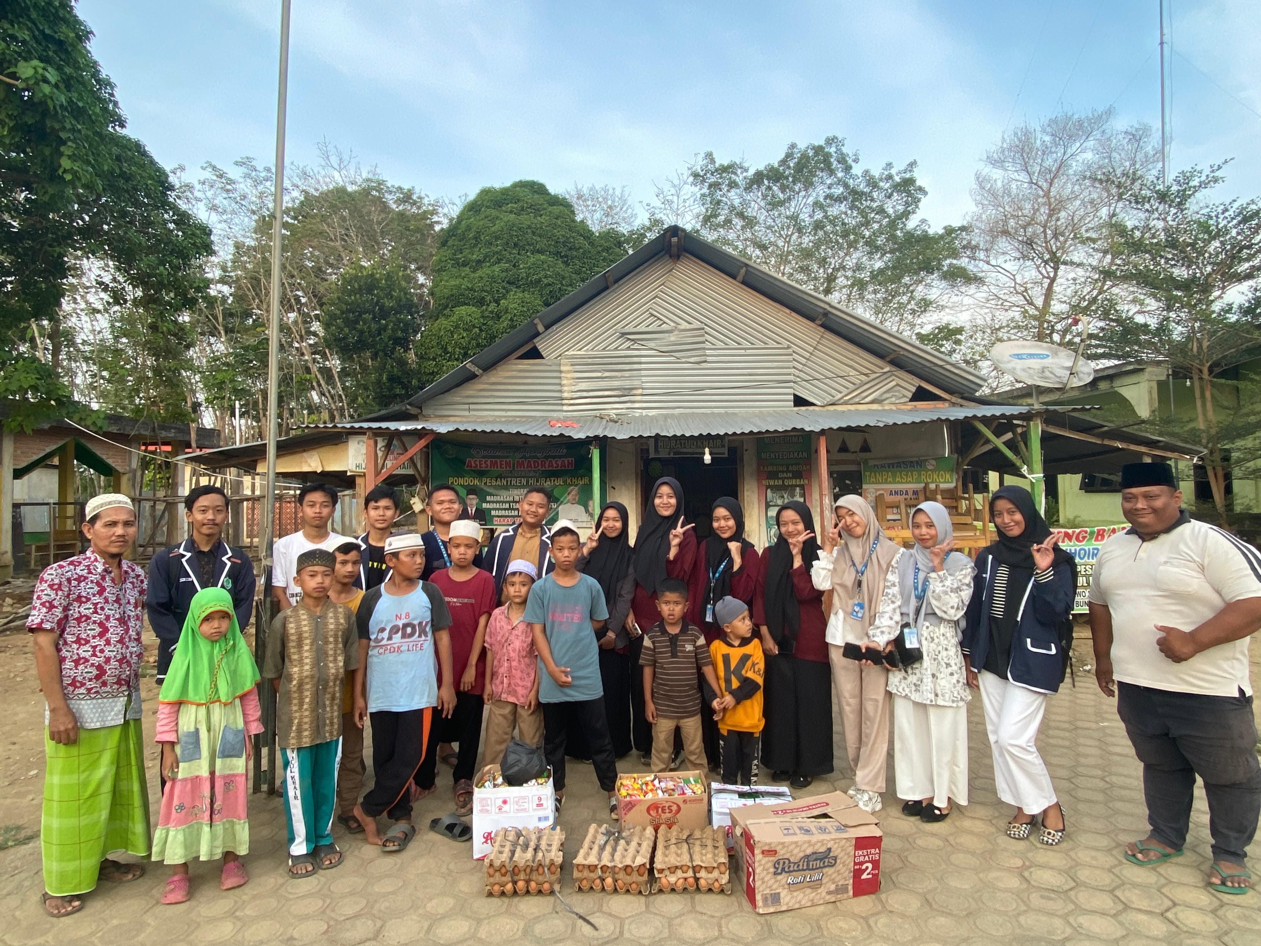 OSIM MAN 1 BUNGO SILATURRAHMI KE PANTI ASUHAN HIJRATULÂ KHOIR