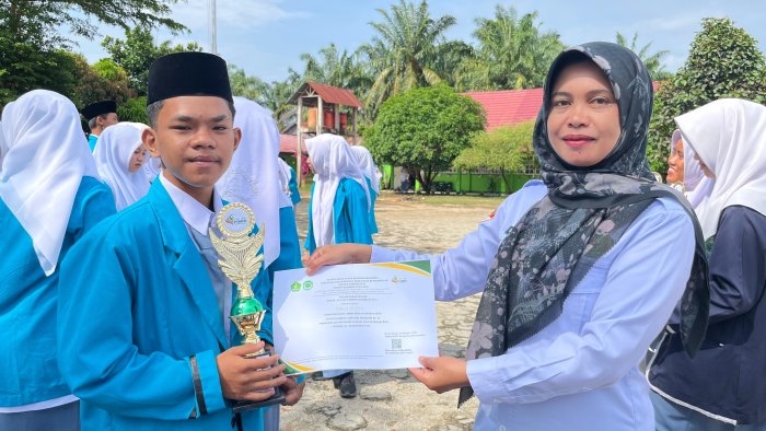 Kelas XI IPS 2 Raih Juara 2 Pidato Arab di PORSENI MAN 1 Bungo