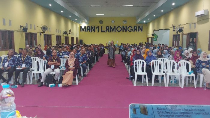 Waka Kurikulum MAN 1 Bungo Ikuti Workshop Guru Nasional di MAN 1 Lamongan Jawa Timur Waka Kurikulum MAN 1 Bungo Ikuti Workshop Guru Nasional di MAN 1 Lamongan Jawa Timur