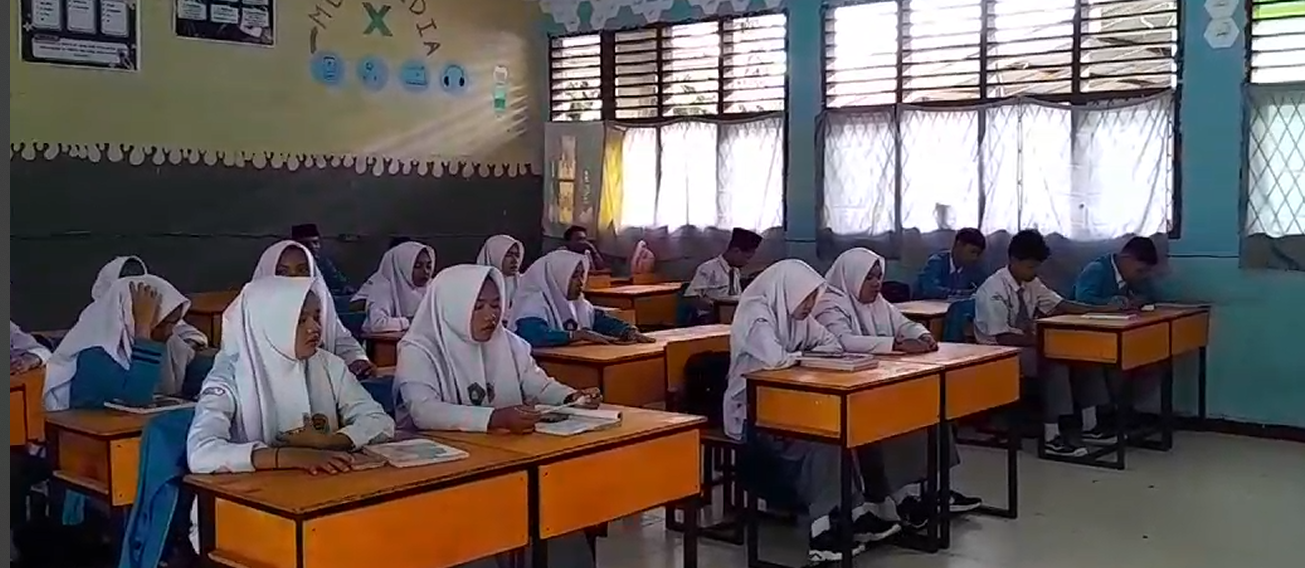 BACA ALQUR'AN DAN BERSHALAWAT BERKUMANDANG DI MAN 1 BUNGO PLUS KETERAMPILAN SEBELUM PEMBELAJARAN