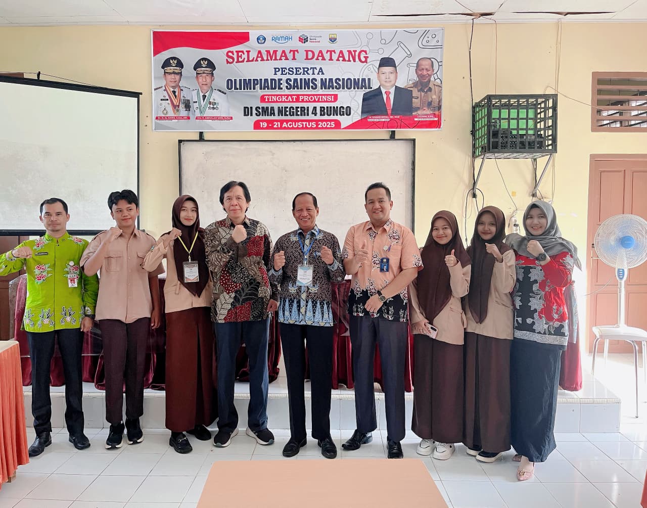 6 SISWA  DUTA MAN 1 BUNGO LANJUTKAN PERJUANGAN DI HARI KE-3 OSN-P DENGAN SEMANGAT TINGGI