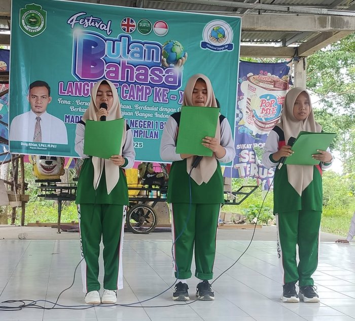Lomba MC Tiga Bahasa Warnai Festival Bulan Bahasa MAN 1 Bungo