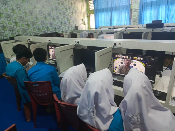 Siswa MAN 1 Bungo Ikuti Lomba Cerdas Cermat Kesehatan Daring