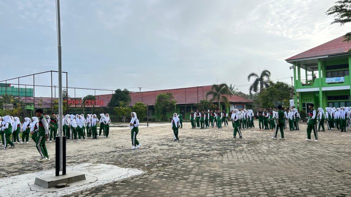 Siswa MAN 1 Bungo Antusias Ikuti Senam Sabtu Pagi Siswa MAN 1 Bungo Antusias Ikuti Senam Sabtu Pagi