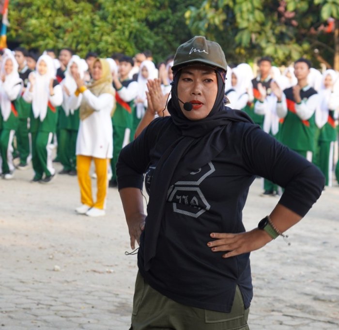 Sanggar Senam Alemong Sungai Pinang Jadi Instruktur Senam MAN 1 Bungo Jelang Pawai HUT RI Sanggar Senam Alemong Sungai Pinang Jadi Instruktur Senam MAN 1 Bungo Jelang Pawai HUT RI